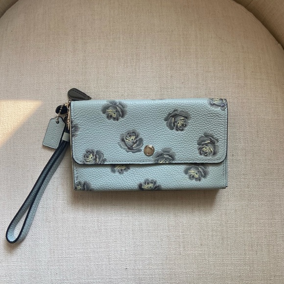 Coach Handbags - Coach Tea Rose Print Genuine Leather Triple Wristlet Bag Clutch Sky